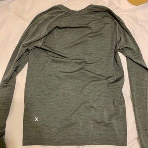Lululemon - Metal vent tech - long sleeve